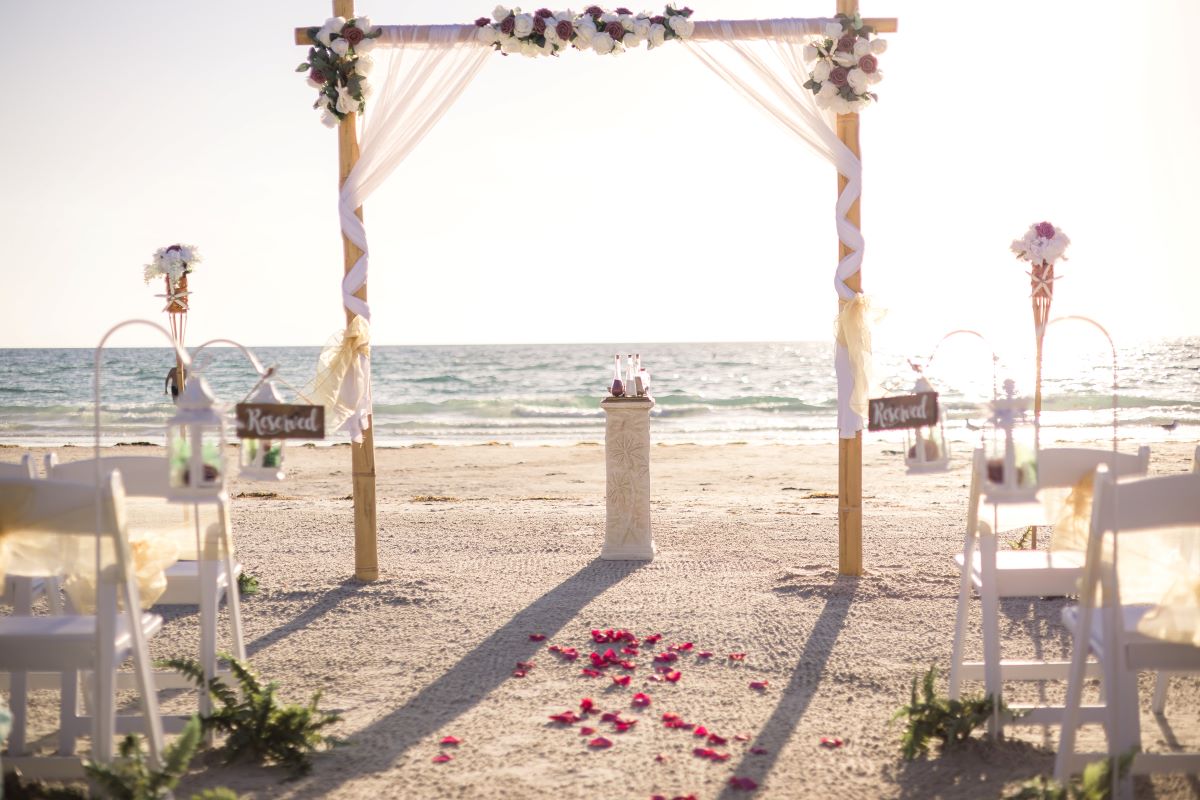 A Dreamy Beach Wedding in Tampa Bay: Taylor and Brandon’s Love Story