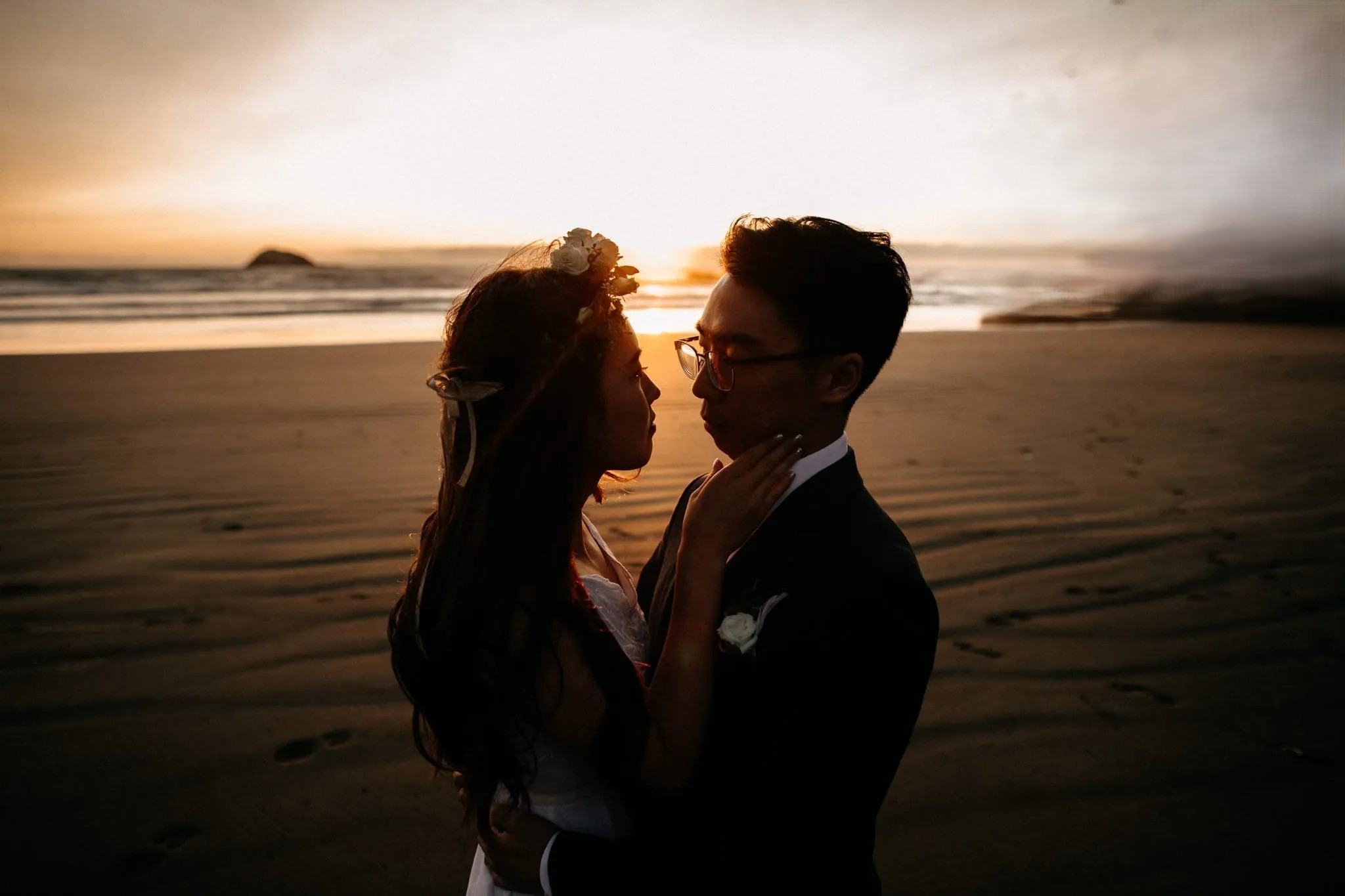 Wedding arch and ceremony setup for Junpei and Ovelia at Clearwater Beach