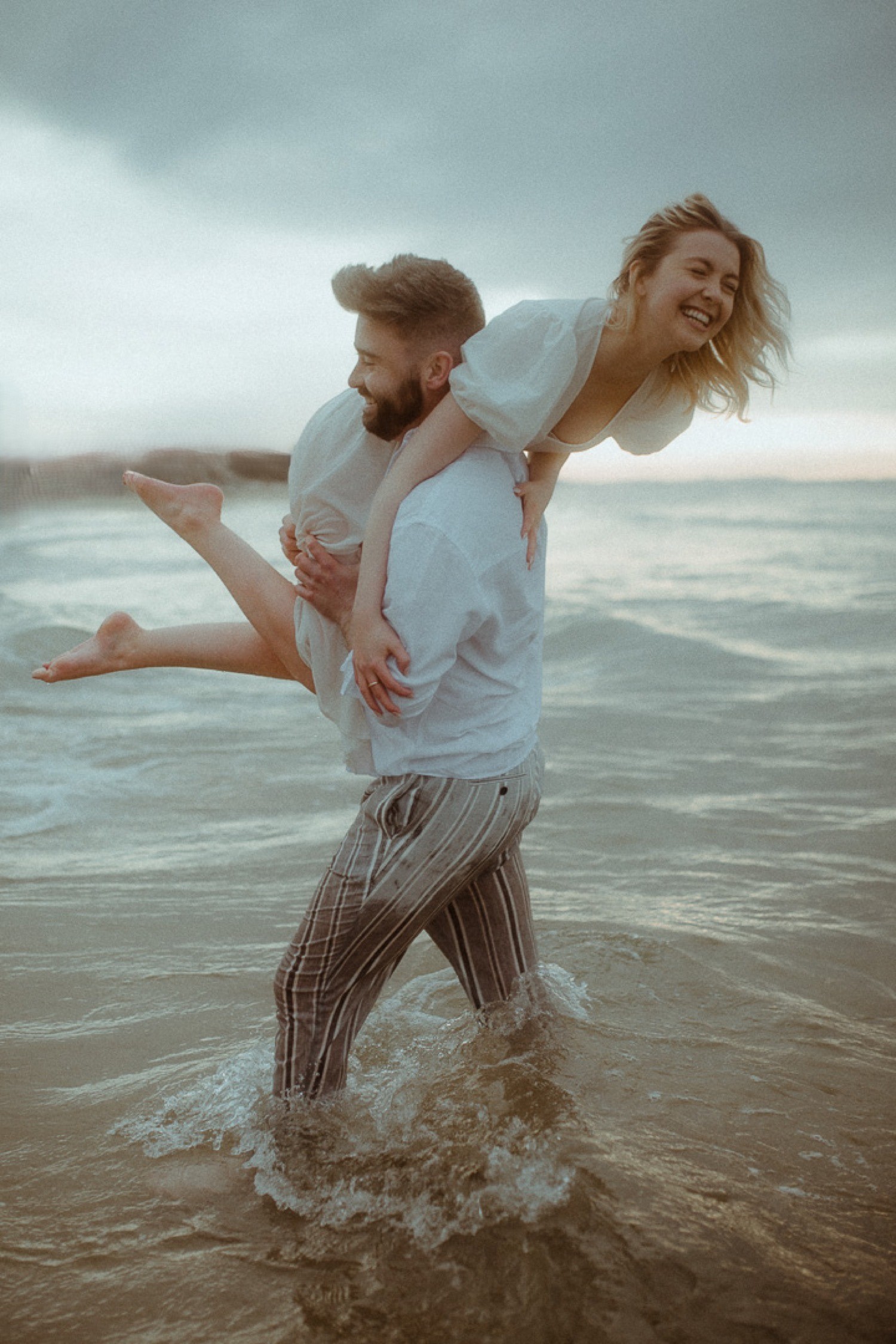 Sarasota shoreline portraits for Vanessa and James